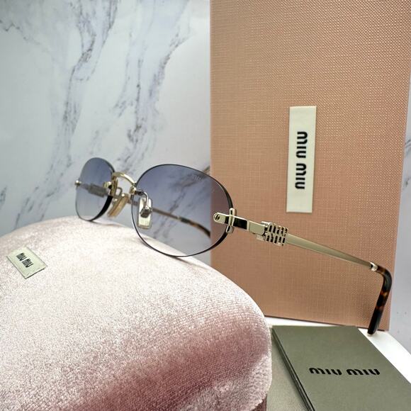 New MIU MIU Sunglasses - Picture 2 of 16